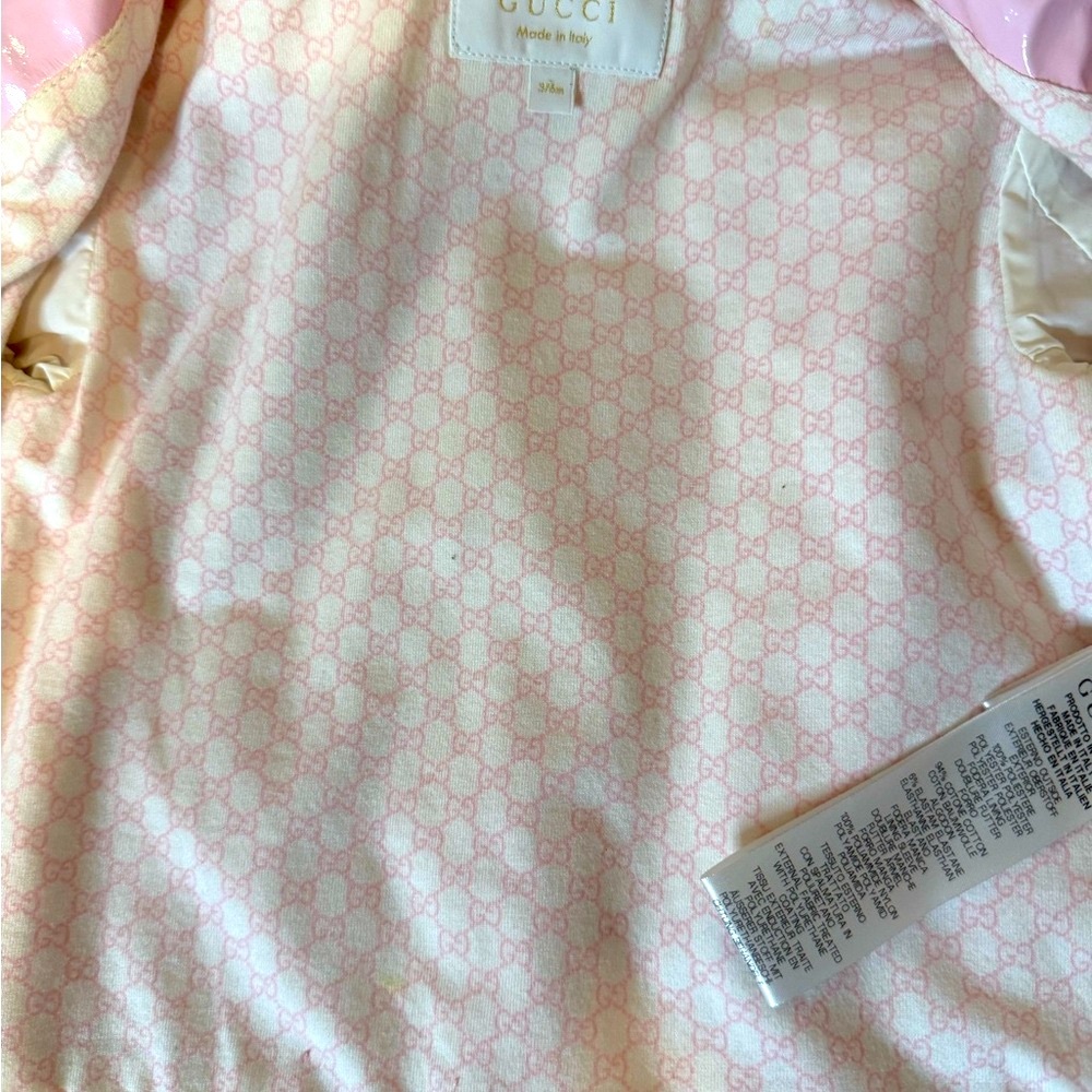 Gucci Shiny Pink Kids Raincoat Sz 3-6 mos - Picture 4 of 6